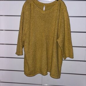 Leo & Nicole‎ Mustard Knit Crewneck Sweater